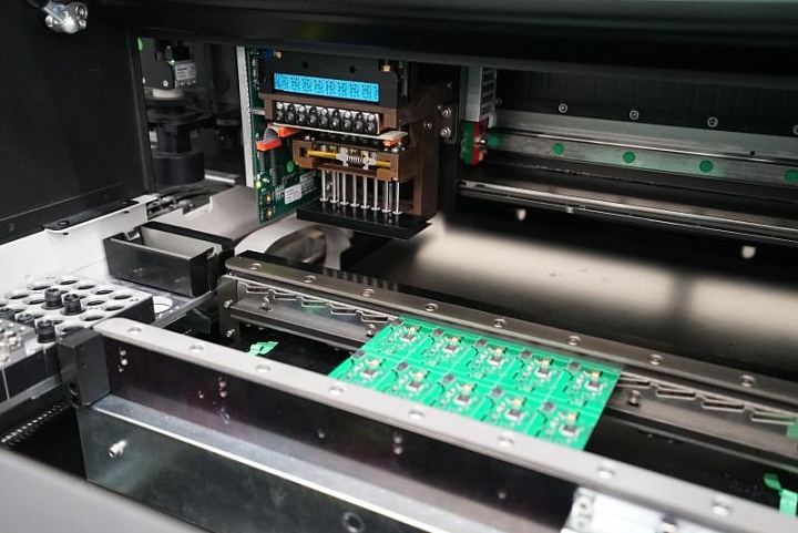 Производители спецсвязи рискуют из-за использования импортных комплектующих