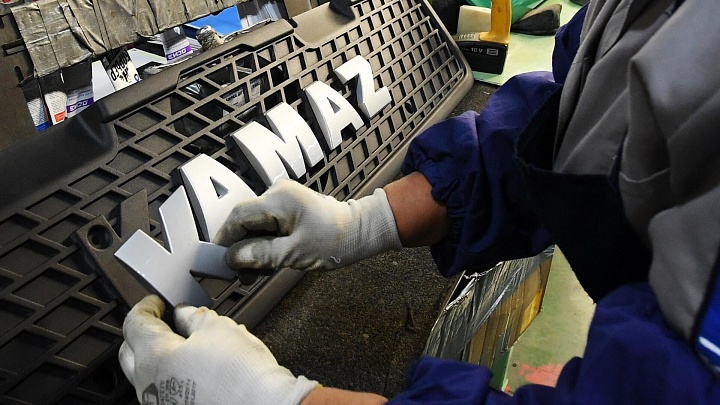 Некоторые подразделения "Камаза" перейдут на четырехдневку