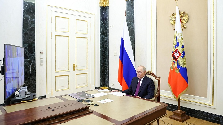 Путин обратил внимание на снижение отгрузки сельхозтехники