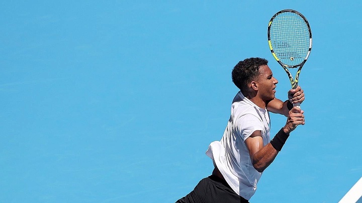 Оже-Альяссим не смог выйти в полуфинал турнира ATP 500 в Халле